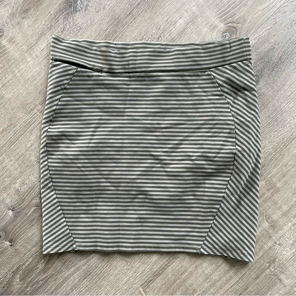 Toad&Co Transita Skirt - Picture 2 of 5